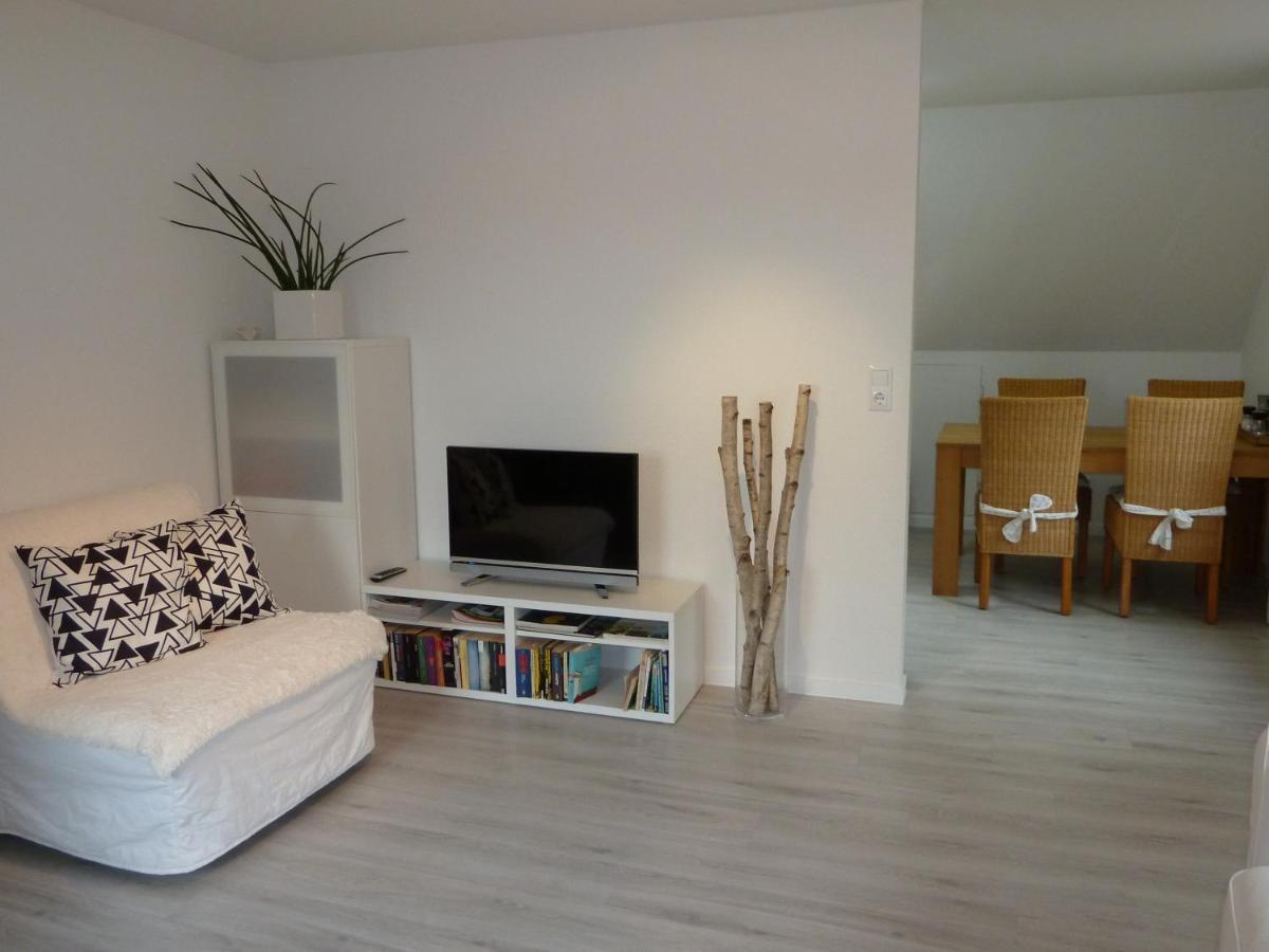 Helle 70 Qm Ferienwohnung Mit Herrlichem Blick 坦英根 外观 照片