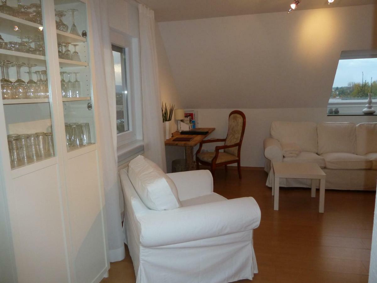 Helle 70 Qm Ferienwohnung Mit Herrlichem Blick 坦英根 外观 照片